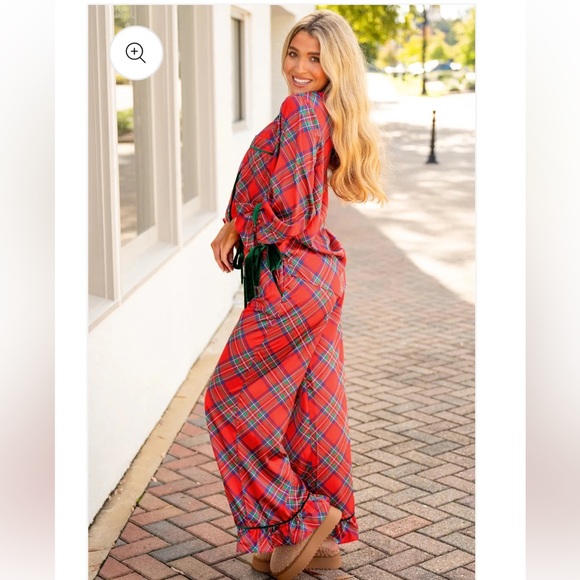 RARERAW RED CHRISTMAS PLAID SATIN 2 PIECE PAJAMA SET WITH VELVET TIES SIZE S - Picture 6 of 9